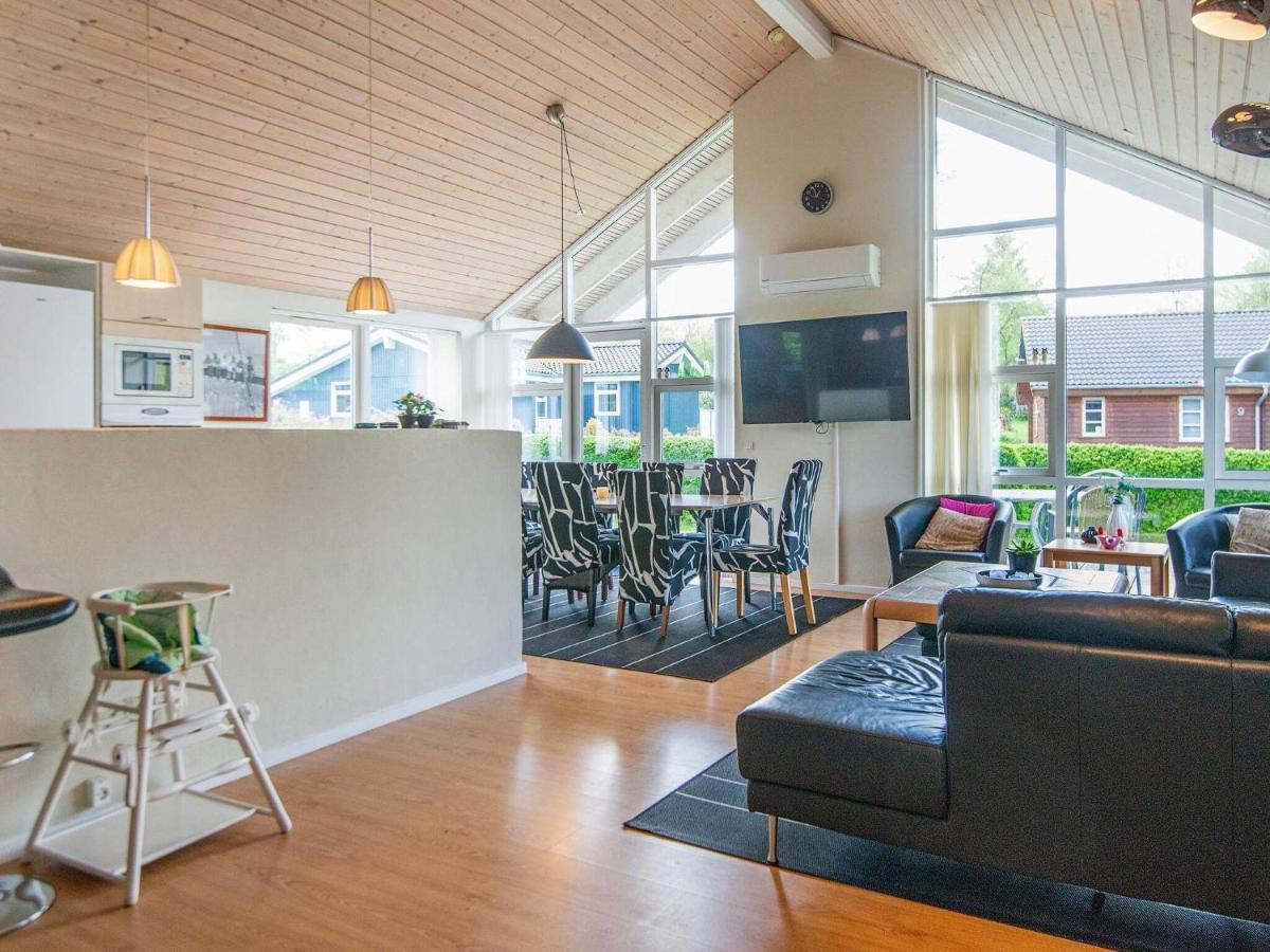 12 Person Holiday Home In Aabenraa Loddenhøj Dış mekan fotoğraf